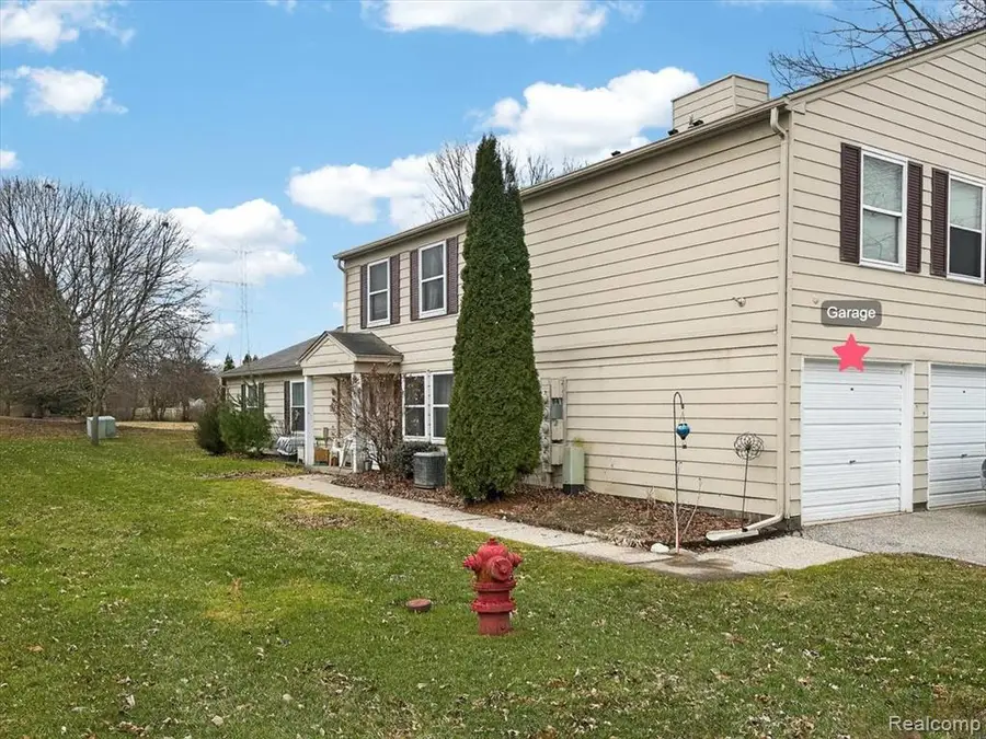 3121 Sunnyside, Lake Orion, MI  - #3
