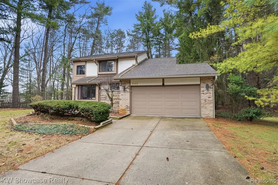 4145 Cumberland Ct, Commerce Township, MI 48390 - #2