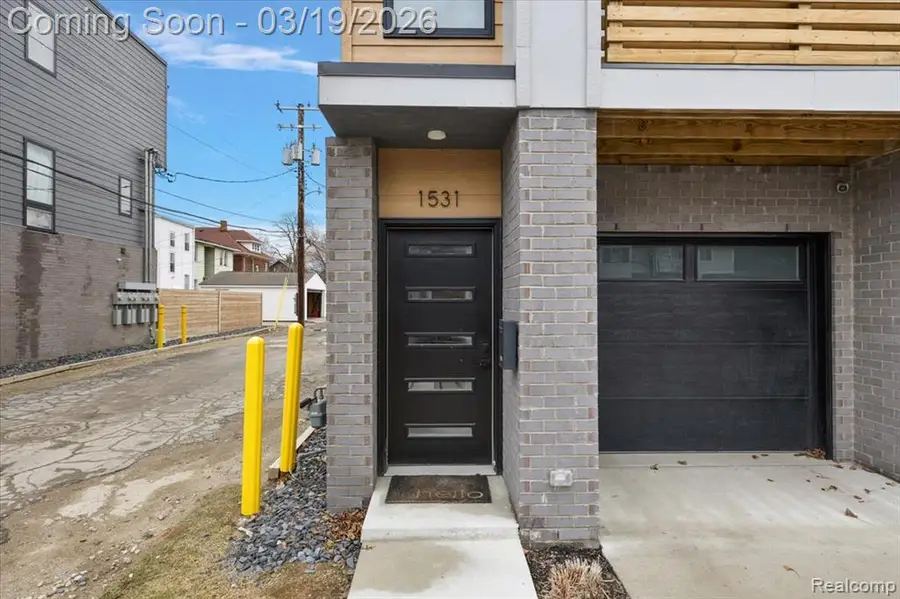 1531 Pallister, Detroit, MI  - #3
