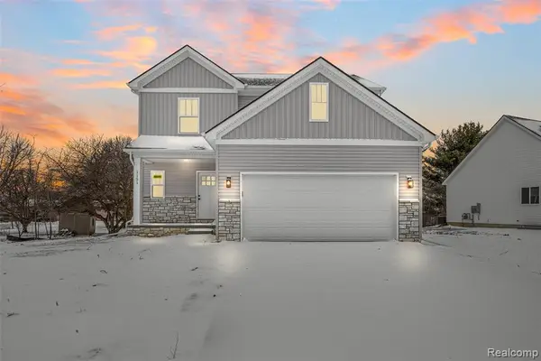 5212 Farmridge, Grand Blanc, MI 48439