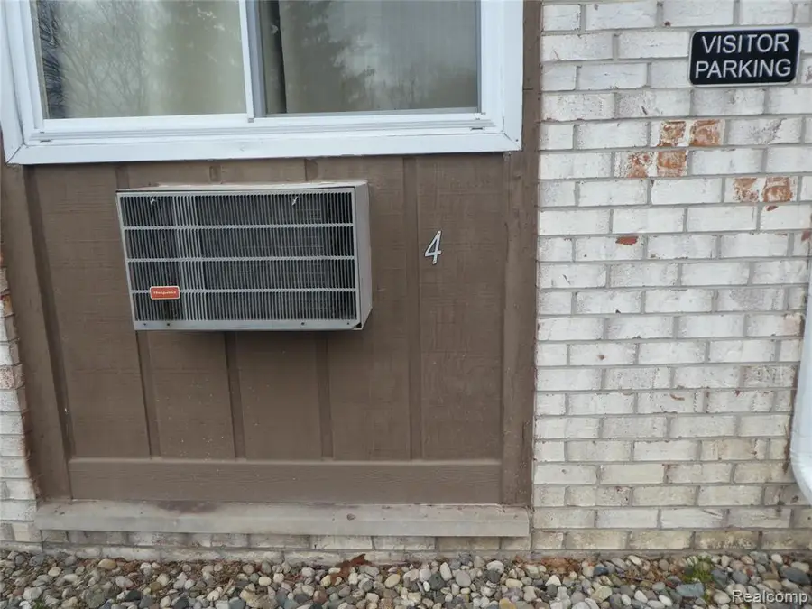 7482 Woodview, Westland, MI  - #3