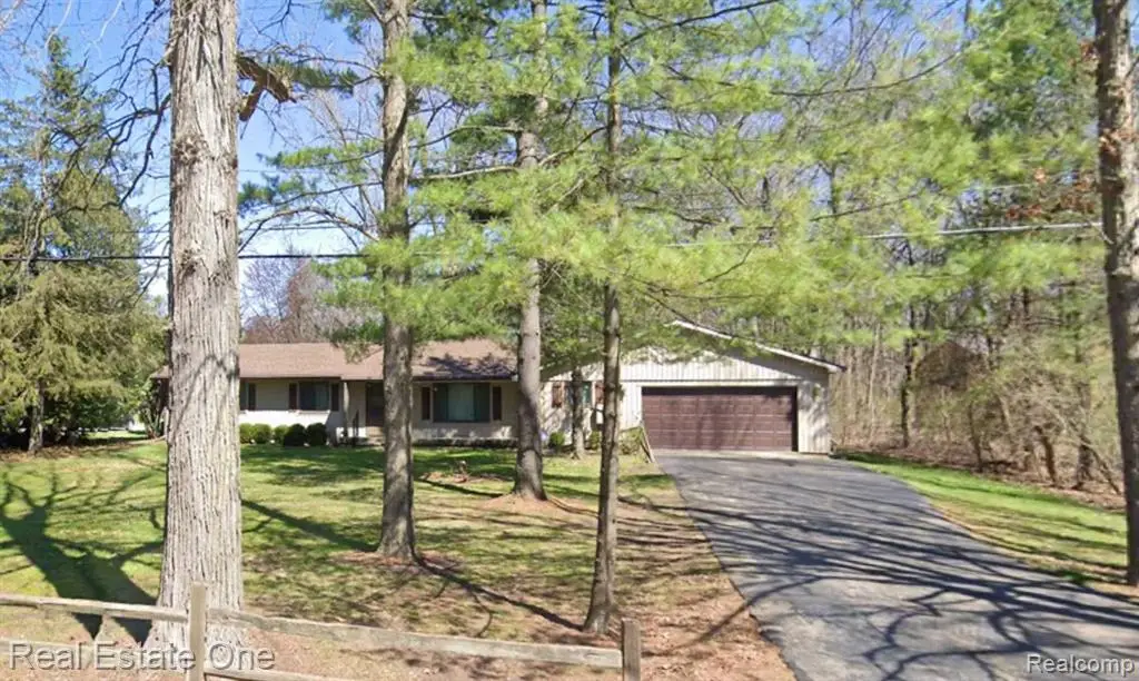 5661 Crooked Lake, Howell, MI  - #1