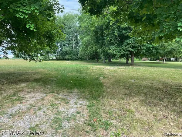 11260 Main, Fenton, MI 