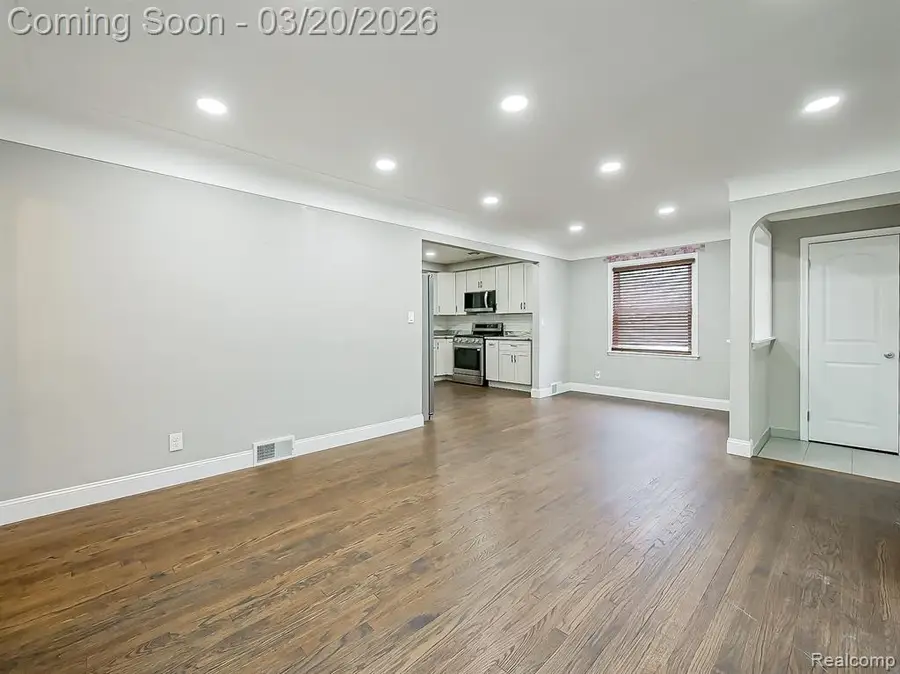 21105 Oxford, Farmington Hills, MI 48336 - #3
