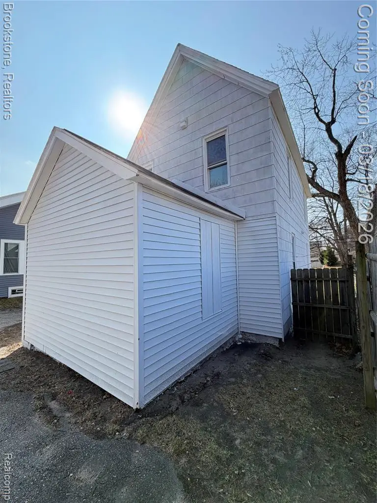398 N Saginaw, Pontiac, MI 48342 - #3