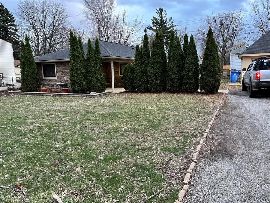 20535 Powers, Dearborn Heights, MI 48125 - #2
