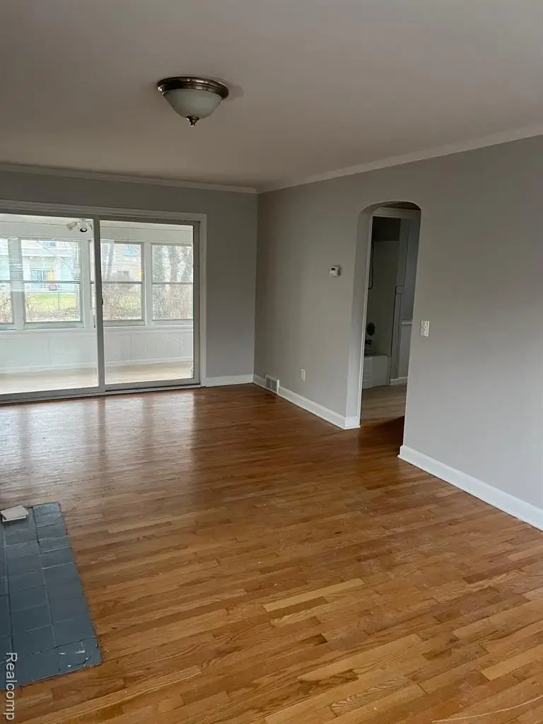 1275 University, Adrian, MI 49221 - #3