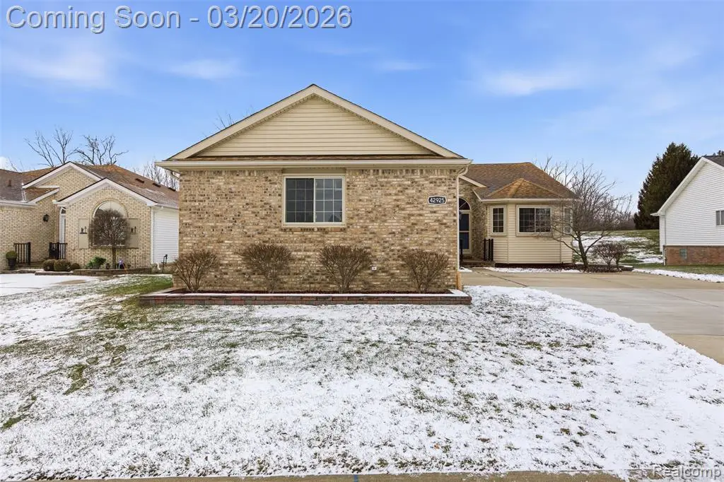 42925 N Hampton, Sterling Heights, MI 48314 - #1