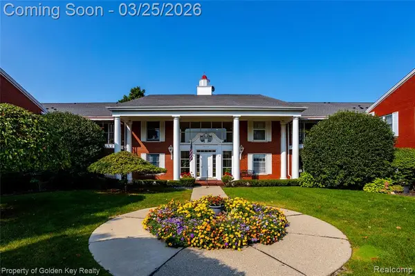 19710 W 13 Mile #102, Beverly Hills, MI 48025