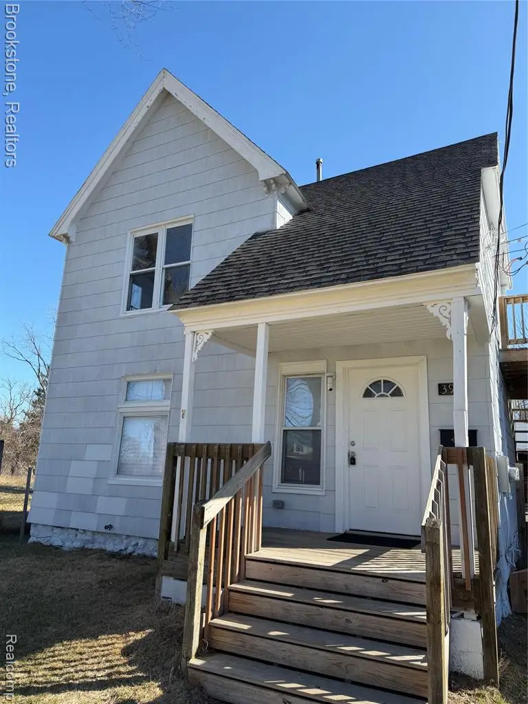 398 N Saginaw, Pontiac, MI  - #3