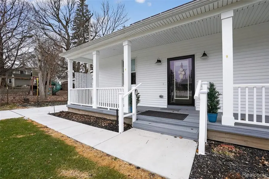 317 N Collins, Fowlerville, MI 48836 - #2