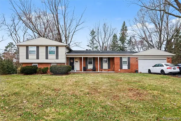 1141 Winchcombe, Bloomfield Hills, MI 48304