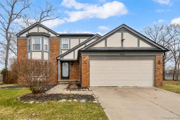 648 Lansdowne, Westland, MI 48185