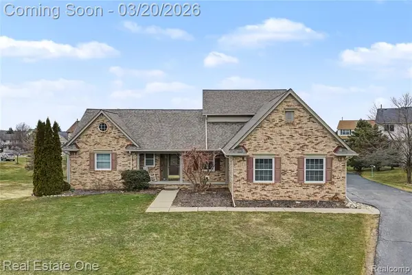 2070 W View, Lake Orion, MI 48360
