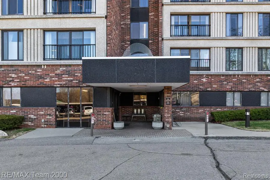 21800 Morley #206, Dearborn, MI 48124 - #2