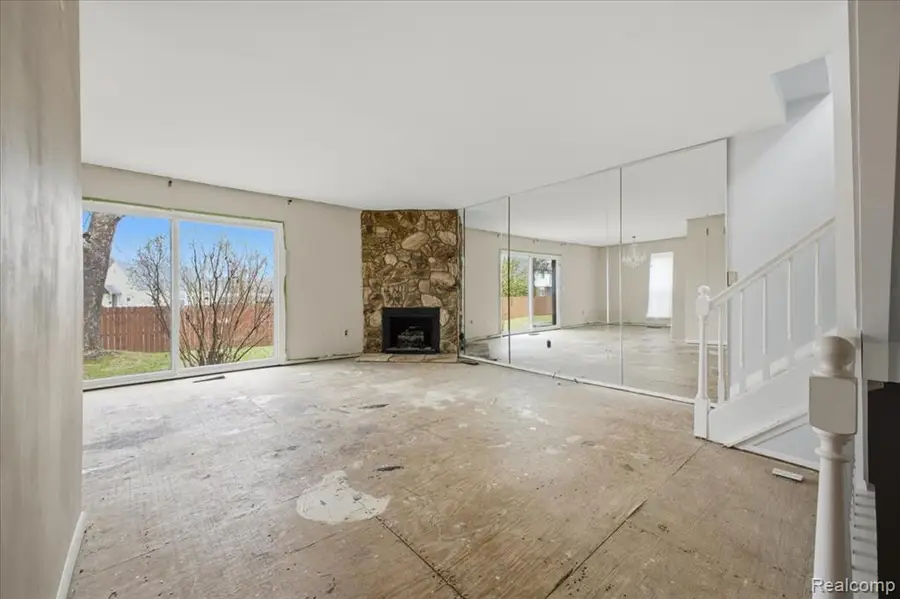 1097 Kirts Blvd #A, Troy, MI 48084 - #3