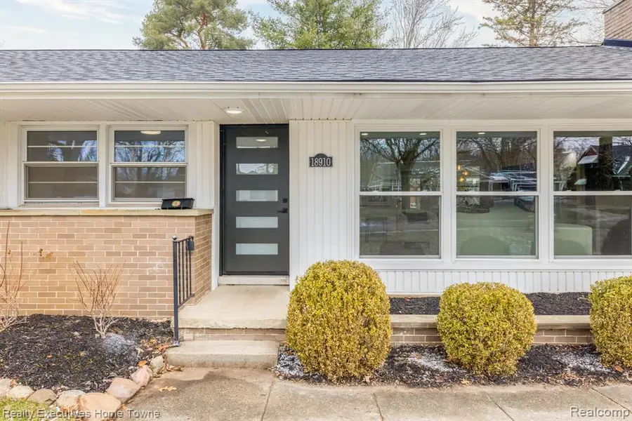 18910 Devonshire, Franklin, MI 48025 - #2