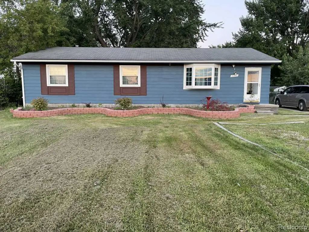 38176 S Groesbeck, Clinton Township, MI 48036 - #1