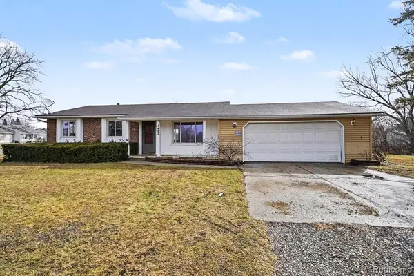 4483 Columbine, Burton, MI 48529