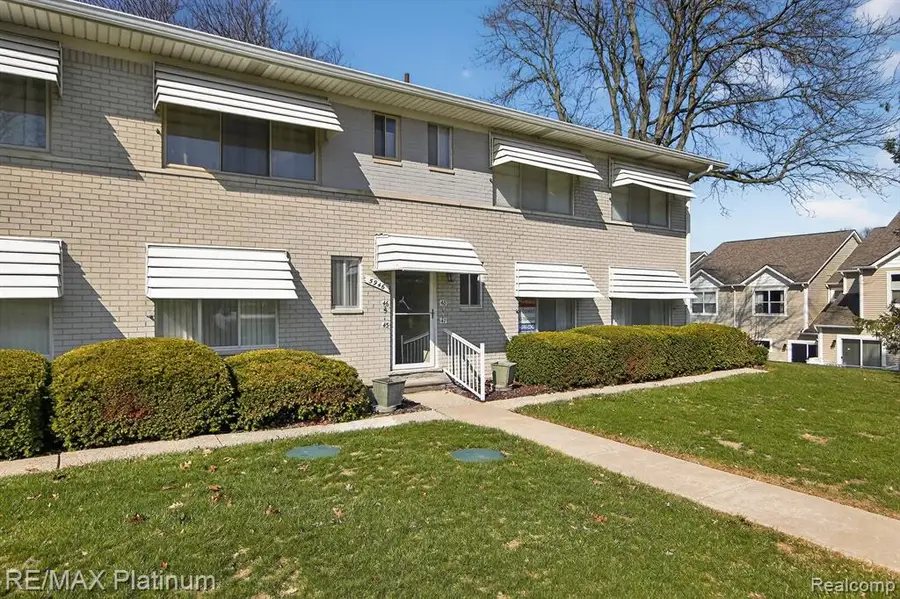5946 Alan #47, Brighton, MI 48116 - #3