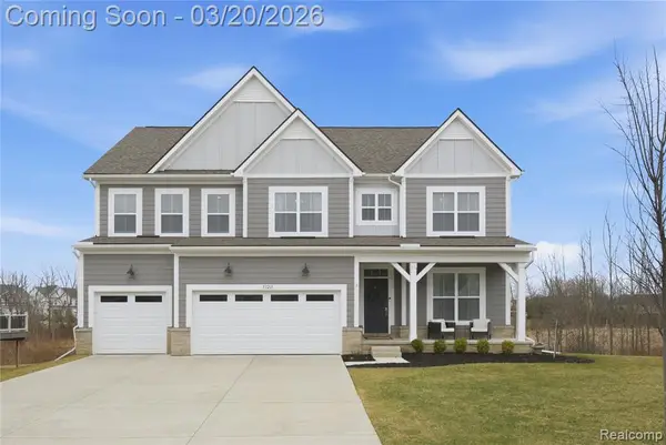 53211 Silver Birch, South Lyon, MI 48178