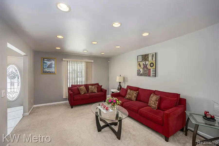 29370 Stellamar, Southfield, MI 48076 - #2