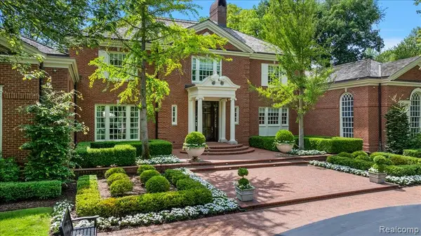 1045 Country Club, Bloomfield Hills, MI 48304