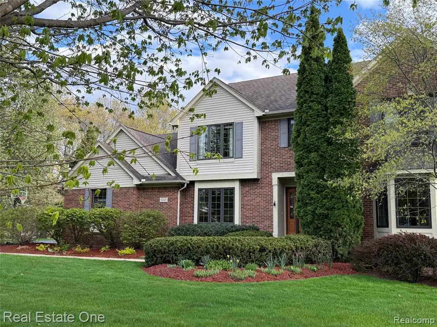 5045 Ashford, Clarkston, MI 48348 - #2