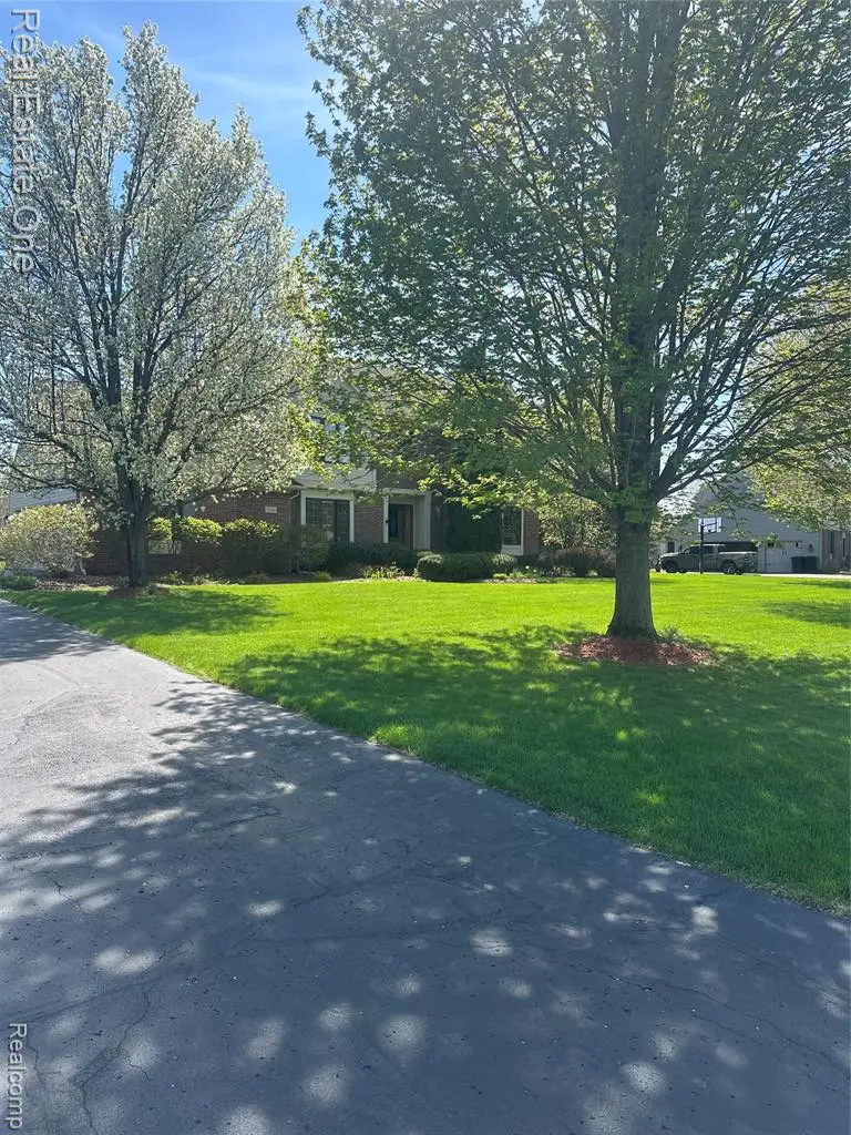 5045 Ashford, Clarkston, MI 48348 - #3