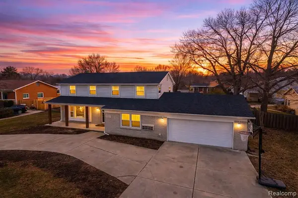 25342 Wykeshire, Farmington, MI 48336