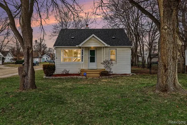 5825 N Newburgh, Westland, MI 48185