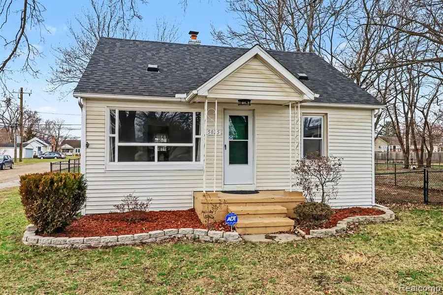5825 N Newburgh, Westland, MI 48185 - #2