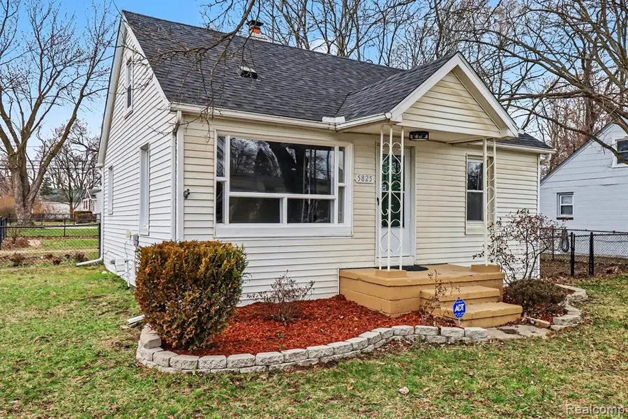 5825 N Newburgh, Westland, MI 48185 - #3