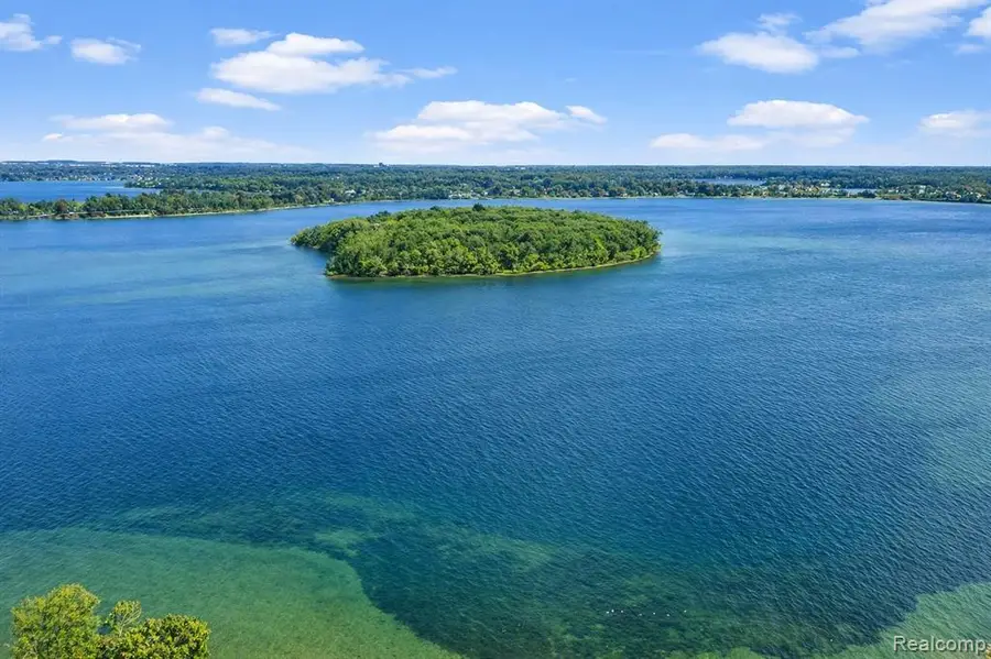 3317 W Shore, Orchard Lake Village, MI 48324 - #2