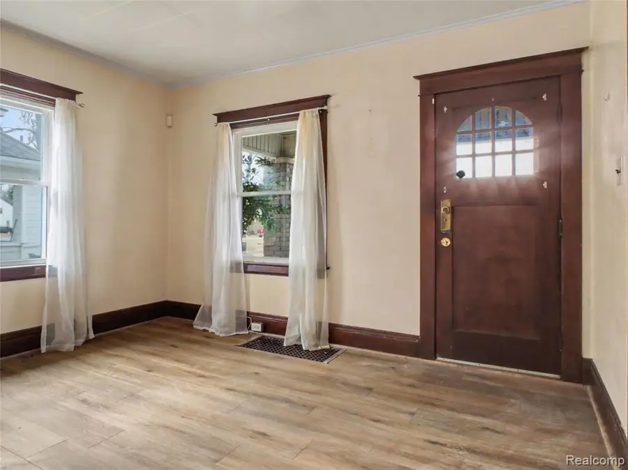 2338 N Bond, Saginaw, MI 48602 - #2