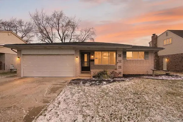 2995 Groves, Sterling Heights, MI 48310