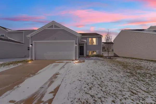2867 W Fork River, Fowlerville, MI 48836
