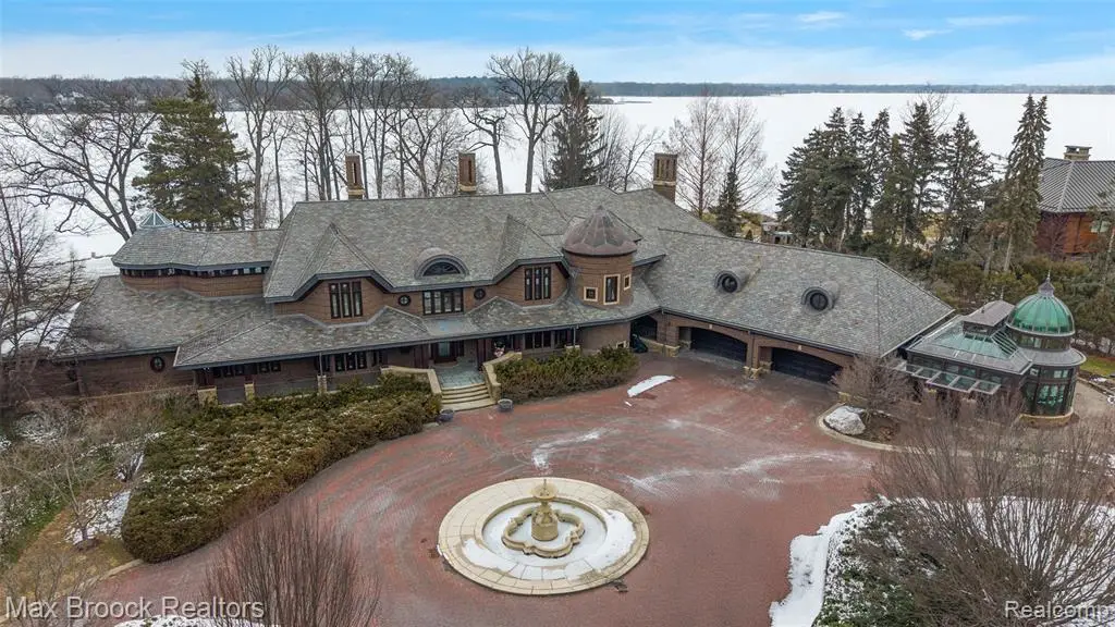 4740 Dow Ridge, Orchard Lake Village, MI 48324 - #1