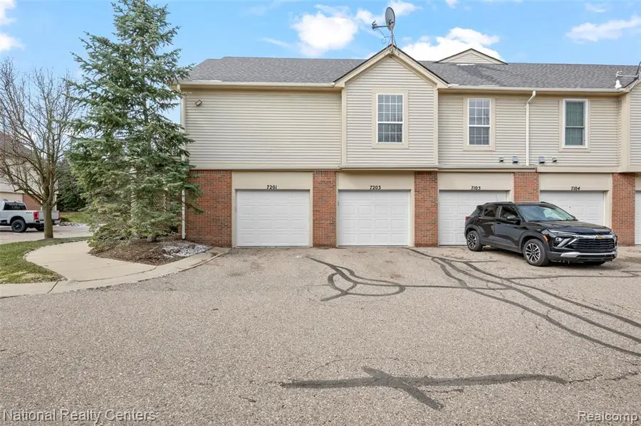 7201 Farmingdale, Walled Lake, MI 48390 - #3