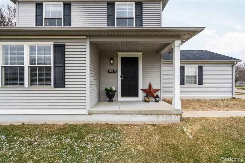 990 Waters Edge, Fenton, MI 48430 - #1