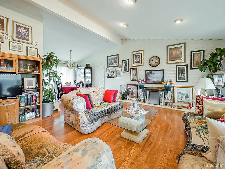 6775 Cedarbrook, Bloomfield Hills, MI 48301 - #3