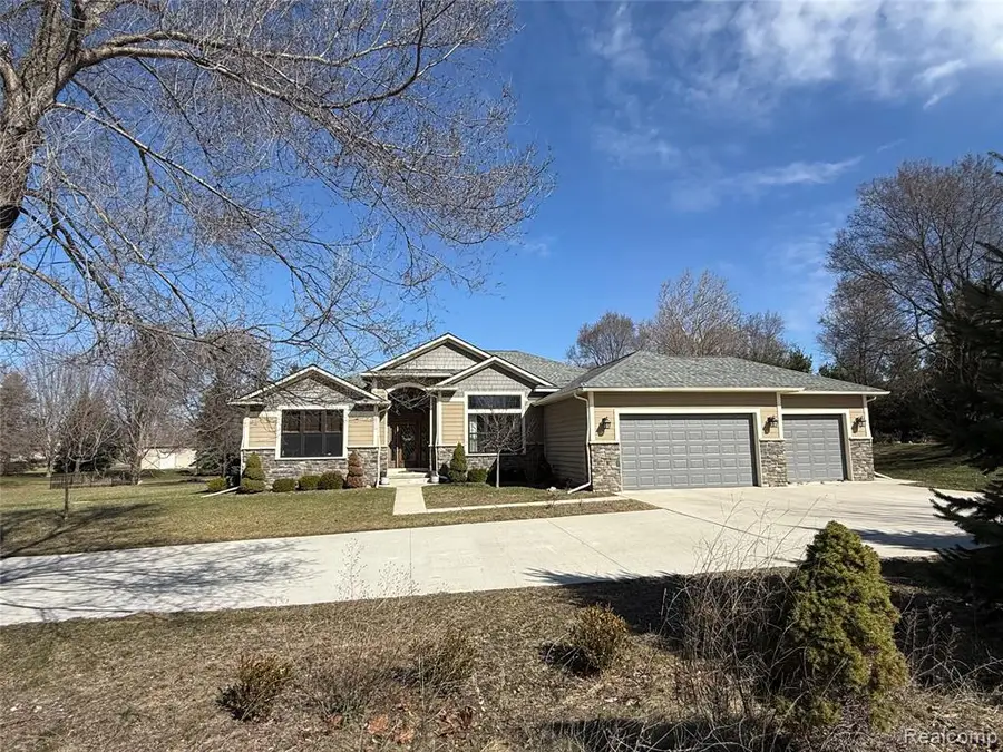 3510 Textile, Saline, MI 48176 - #3