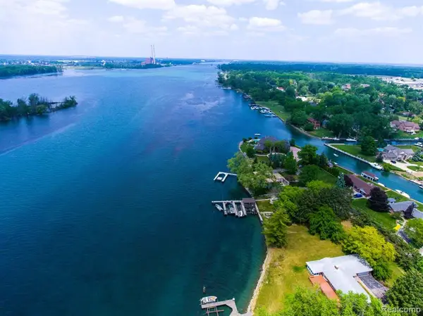00 Swan Island, Grosse Ile, MI 48138