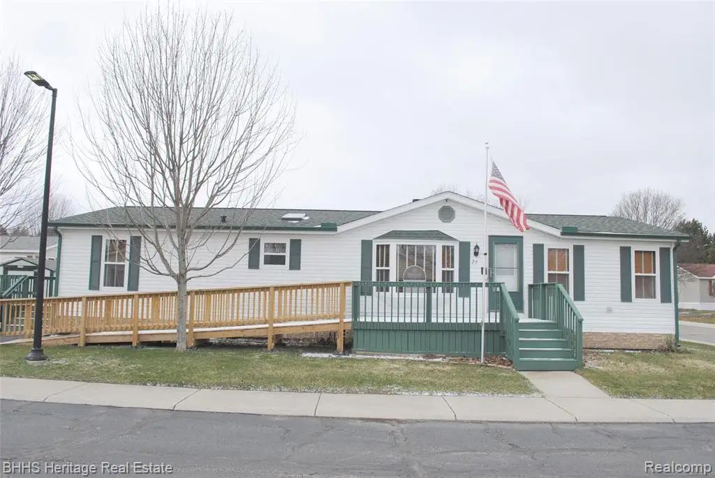 26 Basket, Fenton, MI 48430 - #1