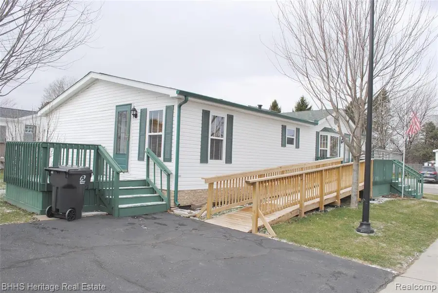 26 Basket, Fenton, MI 48430 - #3