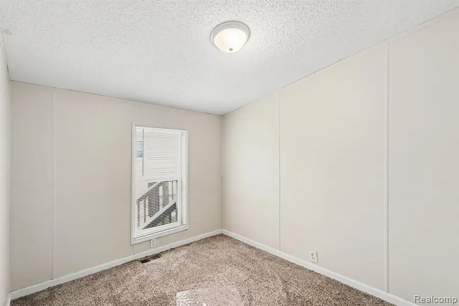 4281 Louie Ln, North Branch, MI 48461 - #2