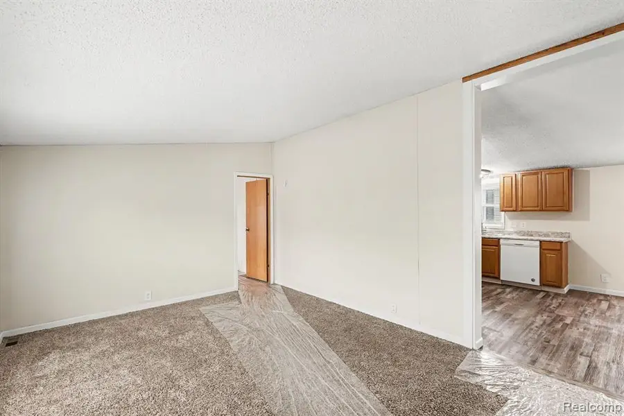 4281 Louie Ln, North Branch, MI 48461 - #3