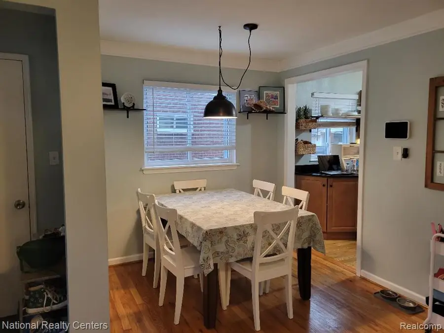 28070 W Chicago, Livonia, MI 48150 - #3