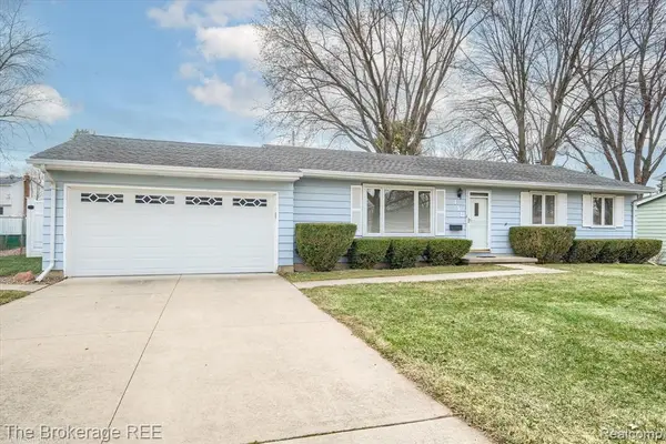 418 Windmill Point, Flushing, MI 48433