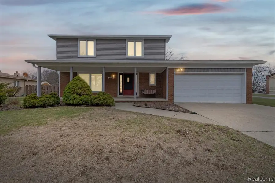 4902 Hubbard, Troy, MI 48085 - #2